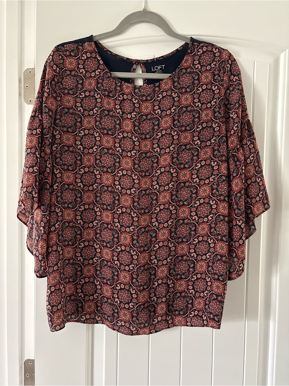 LOFT Outlet Medallion Print Flutter Sleeve Burgundy Navy Blouse MD Boho Workwear